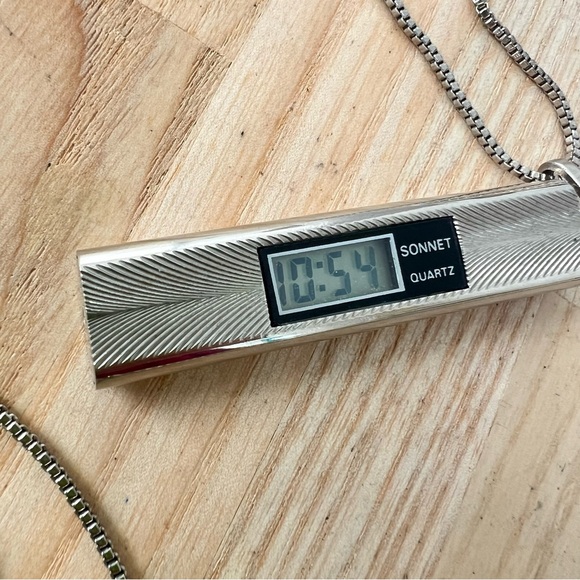 Vintage Sonnet Interpur LCD Quartz Watch Pendant Watch  Vintage 80s sonnet silver tone digital watch pendant necklace